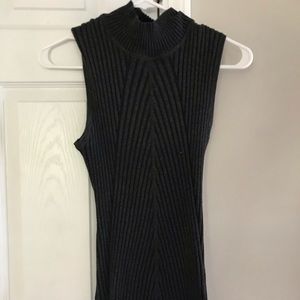 XL but is super stretchy. I’m a small & it fits